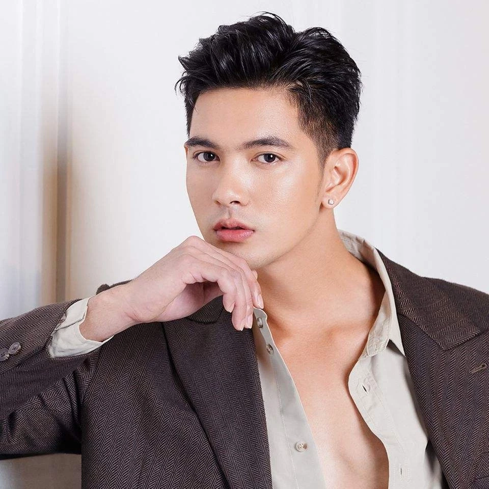 ลุ้นสุดตัว “เข้ม หัสวีร์” เล่าโมเมนต์วินาที จับใบดำ-ใบแดง ทำหน้าที่ชายไทย