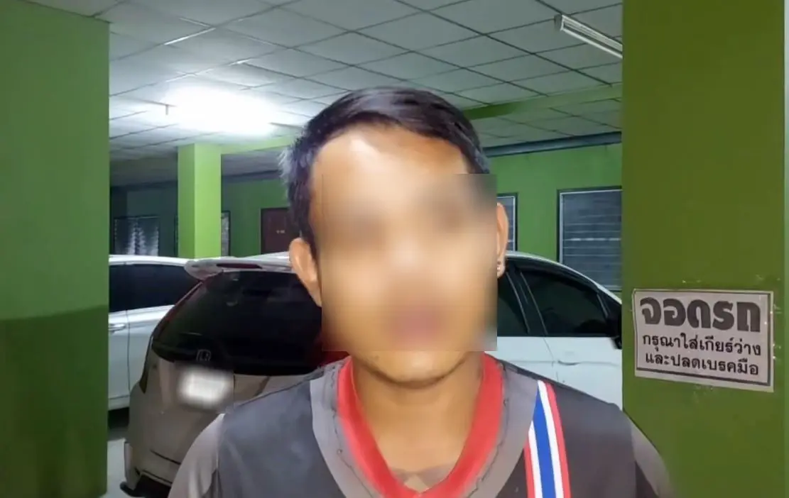 แชร์ว่อน! คลิปแท็กซี่หัวร้อน ฉุน จยย. บีบแตร วางมวยกลางสะพานภูมิพล