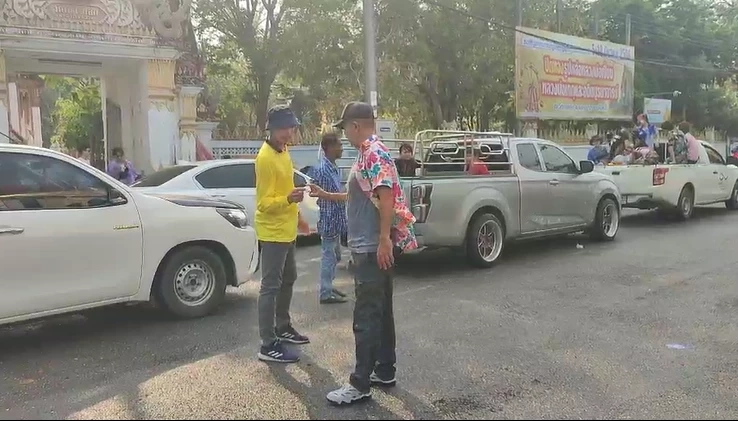 "สงกรานต์ประจวบฯ ดุ" โจ๋ควักปืนยิงอริเจ็บ 4 ราย กลางที่เล่นน้ำสงกรานต์