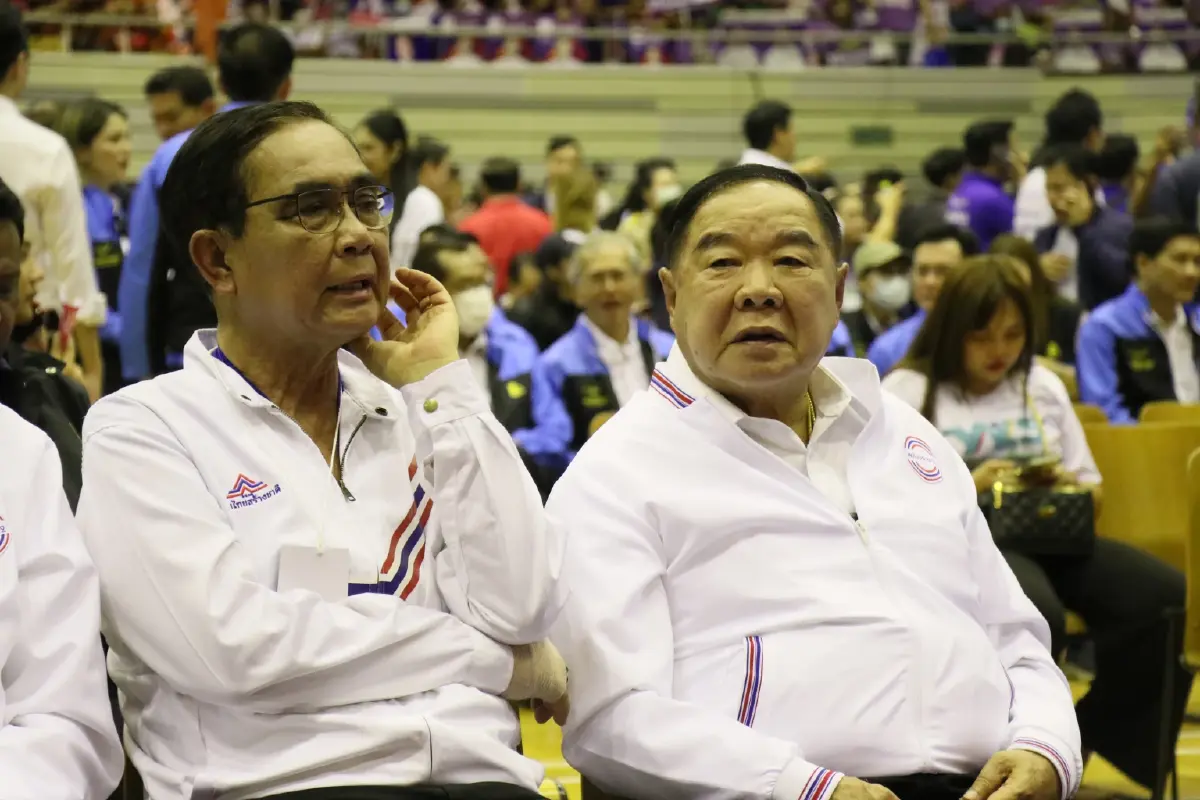 “บิ๊กตู่” ย้ำ ความสัมพันธ์กับ “บิ๊กป้อม” ยังแนบแน่น แค่อยู่ต่างพรรค 