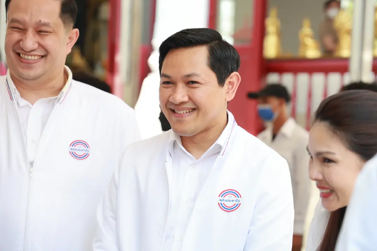 น.ต.นิธิ บุญยรัตกลิน