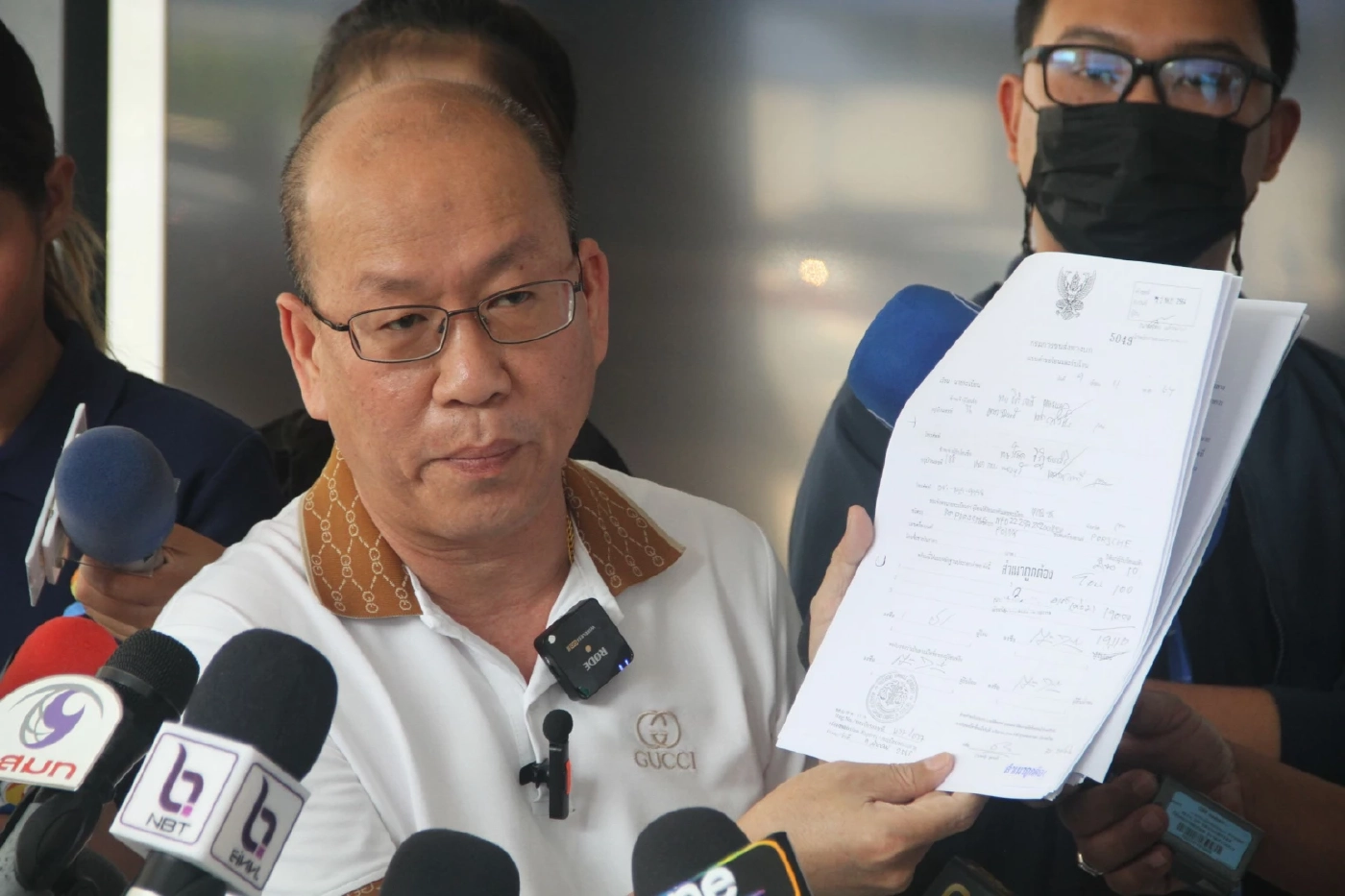 อัจฉริยะแจ้งจับ “รอง เลขาฯปปง.- ลูกชาย"แอบขาย 13 รถหรูผกก.โจ้