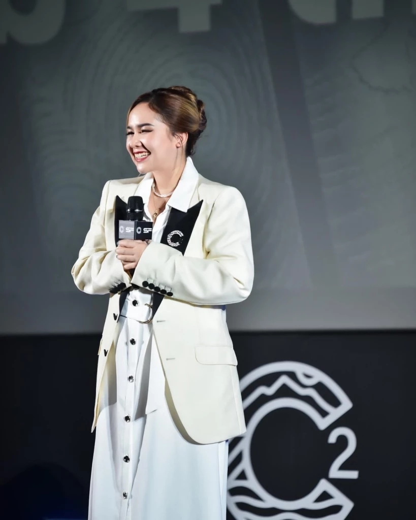 แจ็คสัน หวัง ขอเป็นกระบอกเสียง ช่วยลดโลกร้อน ผ่านโฆษณาน้ำดื่มไร้ฉลากของไทย