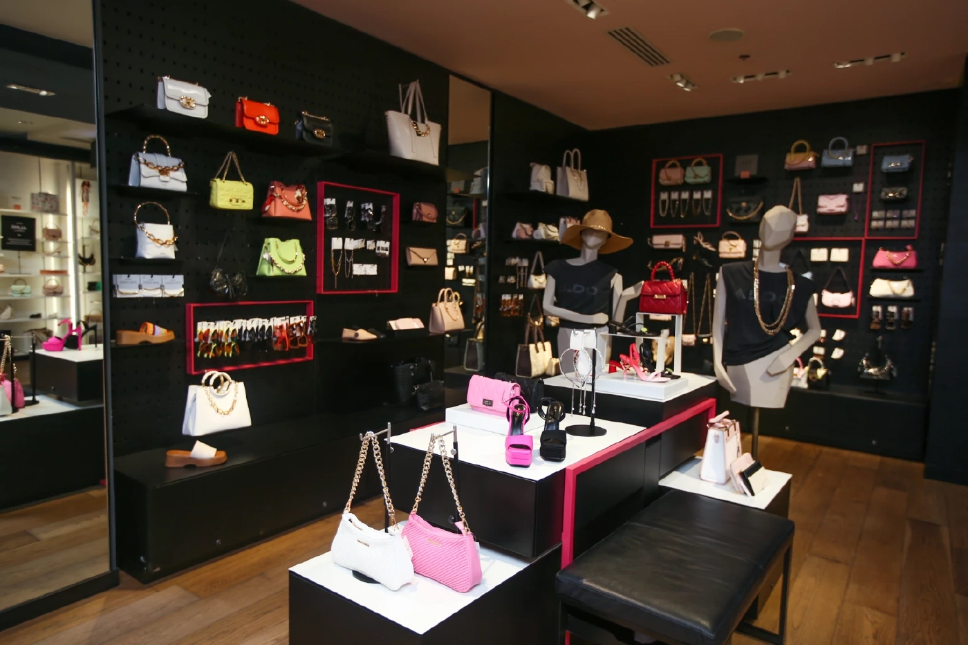 สดใสรับฤดูร้อน! ALDO กับแฟชั่นสุดเก๋ ที่ส่งเสริมในการรักตนตัวในแบบที่เป็น