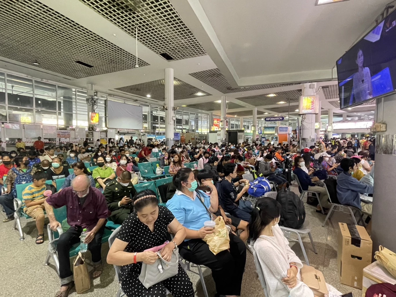 ทำงานวันสุดท้าย! บขส.คาด ประชาชนเดินทางออกตจว. หนาแน่นสุดกว่า 6 หมื่นคน