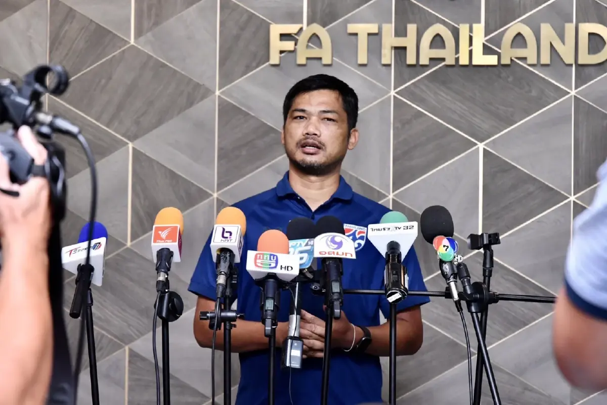"ทีมชาติไทย U23" รายงานตัว "โค้ชหระ" เผยยังไม่ชัวร์ได้ "โจนาธาร-ธีระศักดิ์" ร่วมทัพ