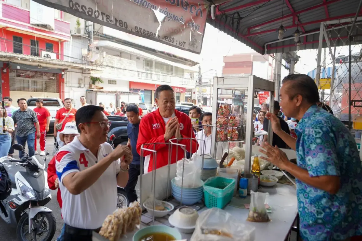 "เศรษฐา" มองบัตรลุงตู่พลัส"หยอดน้ำข้าวต้ม" โยนปชช.ตัดสินนโยบายใครดีกว่า