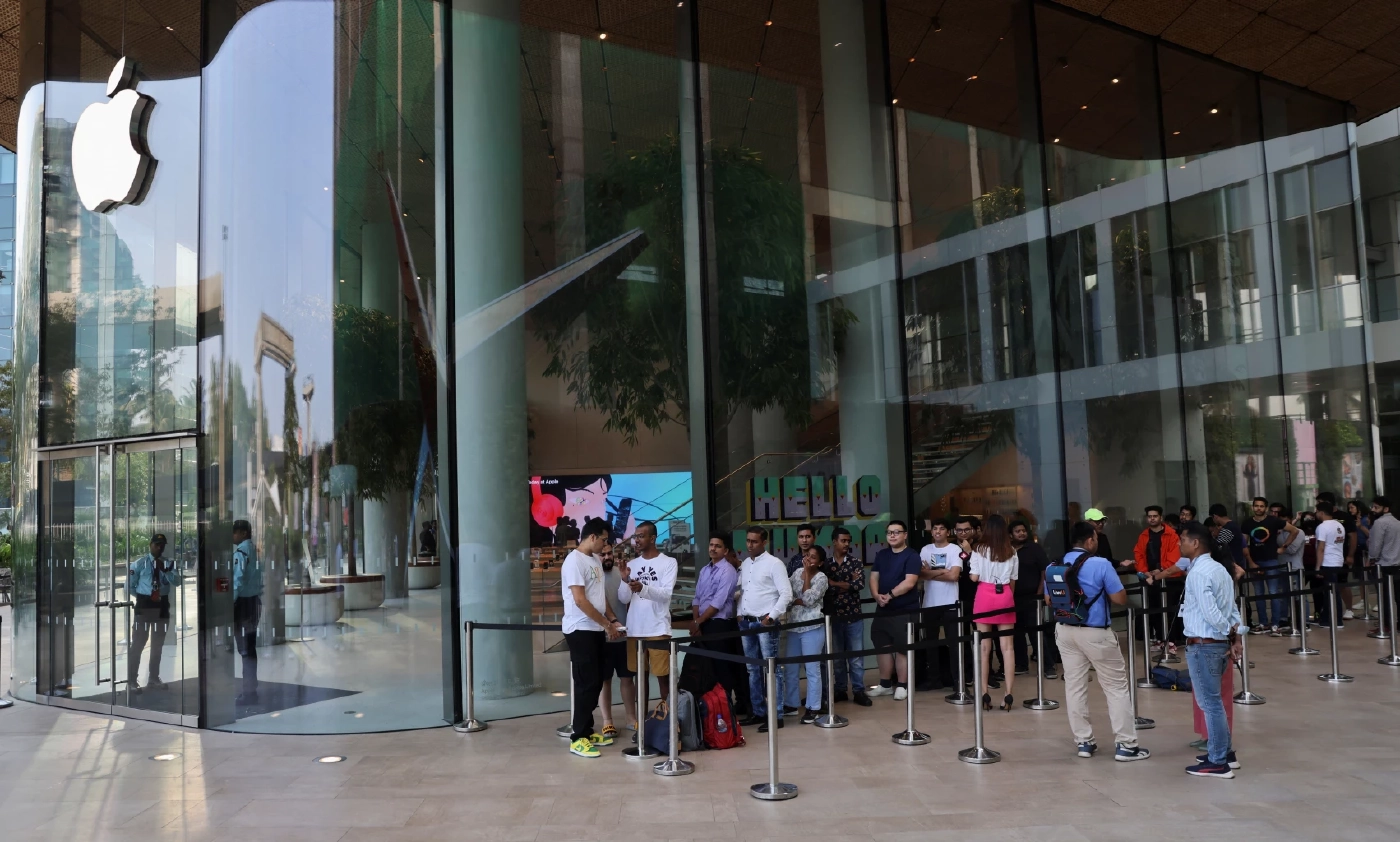 ร้าน Apple แห่งแรกในอินเดีย เริ่มเปิดบริการ