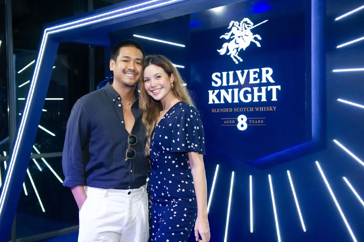 เหล่าคนดังจัดเต็มกับช่วงเวลา 'แฮงค์เอ้าท์' เพราะทุกค่ำคืนมีความสำคัญ