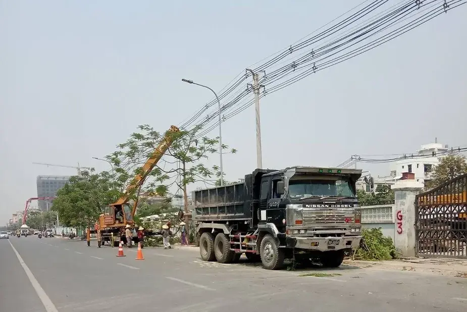 รัฐบาลทหารเมียนมาลงมือรื้อถอนและทำลายป้ายของพรรคเอ็นแอลดี