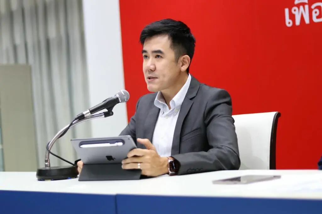 ชนินทร์  รุ่งธนเกียรติ รองโฆษกพรรคเพื่อไทย 