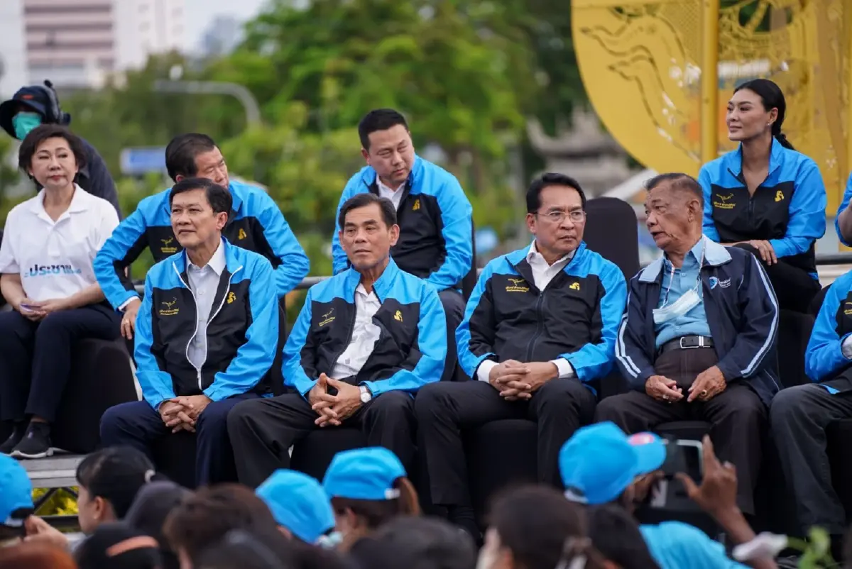 "ดร.เอ้ สุชัชวีร์"ลั่นเวทีปราศรัย"ประชาธิปัตย์"ขอปักธง ยึดพื้นที่"กทม."  