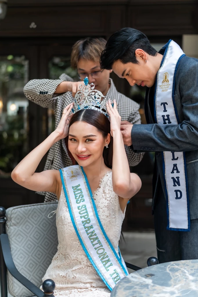 รดน้ำดำหัว เซเลบระดับเอลิสต์ พร้อมทานข้าวแช่สุริยาศัย หนึ่งปีมีครั้งเดียว