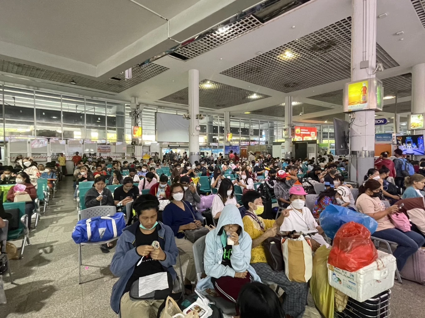 ทำงานวันสุดท้าย! บขส.คาด ประชาชนเดินทางออกตจว. หนาแน่นสุดกว่า 6 หมื่นคน