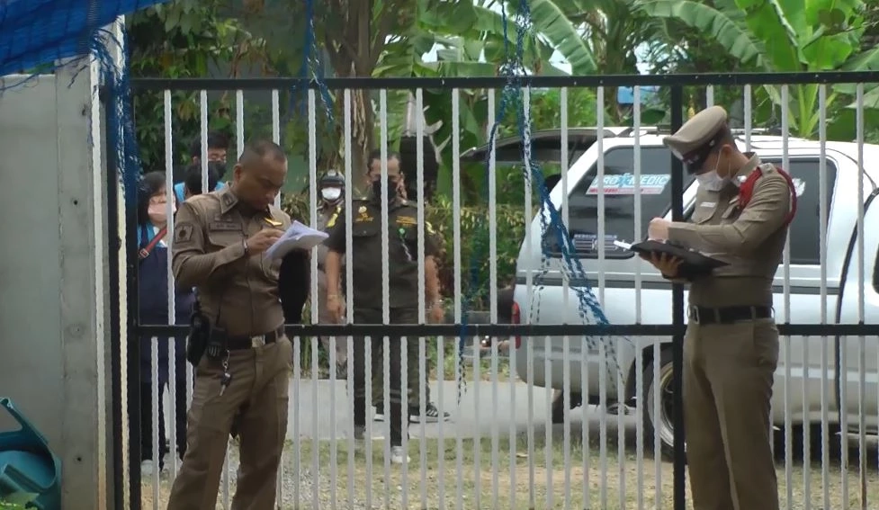 โหดเหี้ยม! สามีระแวงครูสาวปันใจ ใช้มีดจ้วงแทง 21 แผล ดับคาห้องนอน