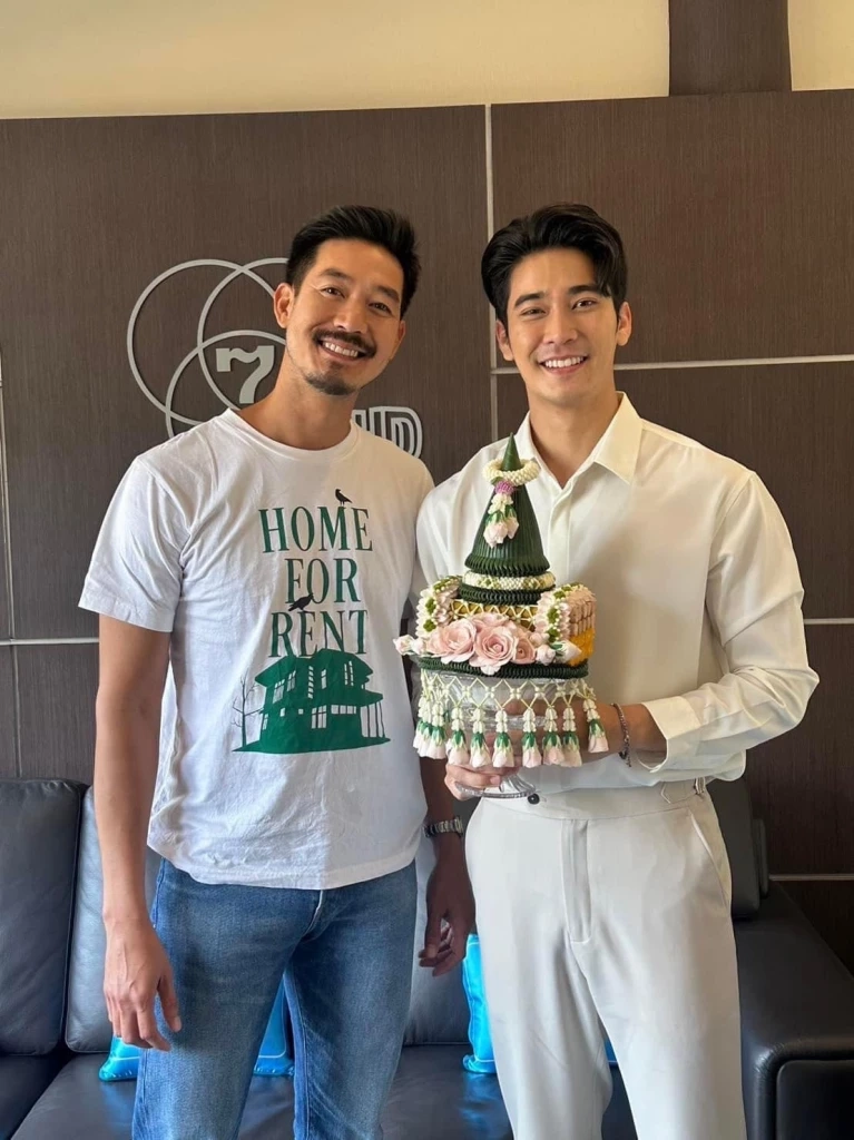 'เวียร์ ศุกลวัฒน์'  อนุโมทนาบุญ 'ยูโร ยศวรรธน์' ขอขมาลาบวช ทดแทนคุณพ่อแม่