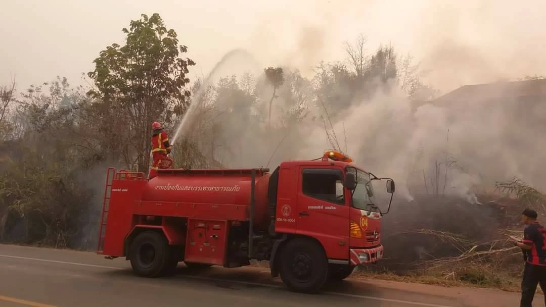 "ไฟป่า" แม่ฮ่องสอนวิกฤต อ.ปาย อยู่ท่ามกลางหมอกควัน - ไฟป่า มาแล้ว 50 วัน