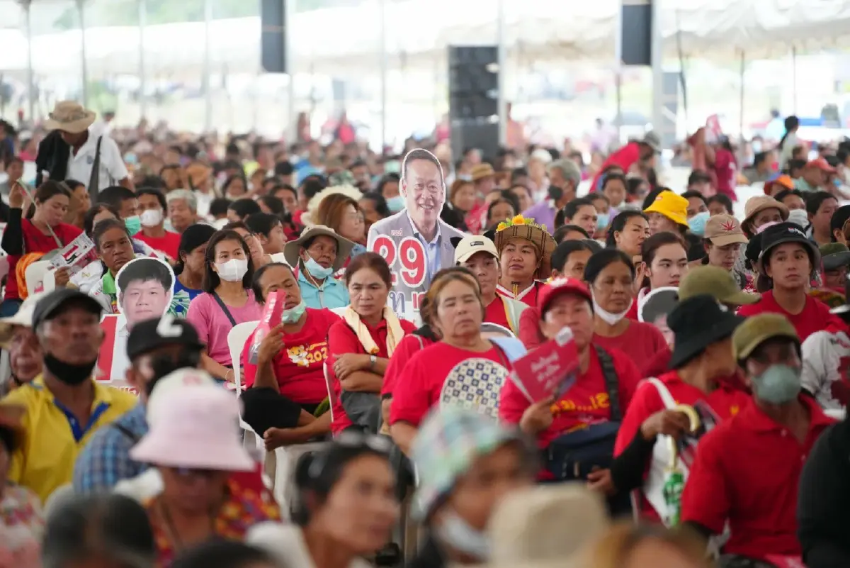 "เศรษฐา" กร้าวหมดเวลารัฐบาลปัจจุบัน ทีมเพื่อไทยขออาสาเป็นรัฐบาลแทน