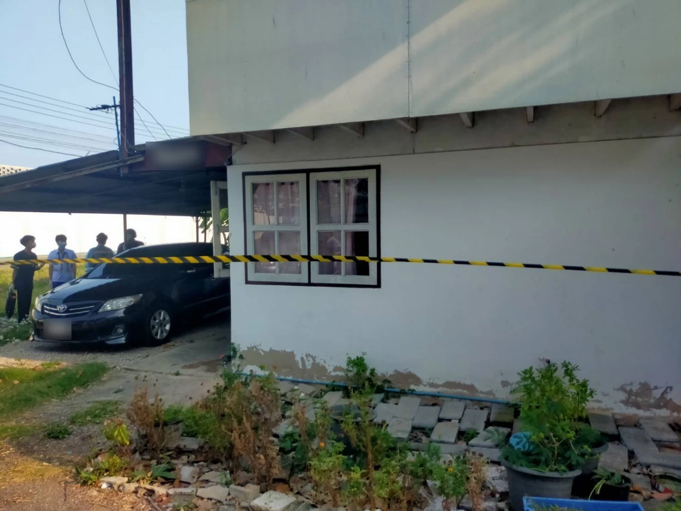 ยิงดับ 2 ศพ ในบ้านพักเรือนจำสมุทรสาคร คาดผัวยิงเมียเสียชีวิต ก่อนปลิดชีพตาม