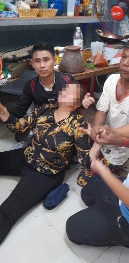 นางสาวรจรินทร์ นิลห้อย หรือ น้อยขายผัก