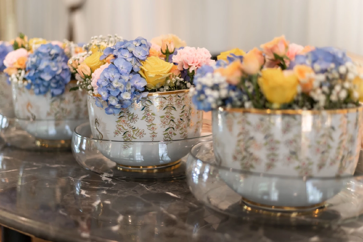 รดน้ำดำหัว เซเลบระดับเอลิสต์ พร้อมทานข้าวแช่สุริยาศัย หนึ่งปีมีครั้งเดียว