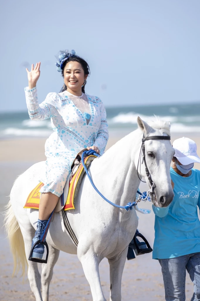 การแข่งขันขี่ม้าโปโลการกุศล “บีช โปโล 2023” เหล่าเซเลบริตี้ ร่วมงานคับคั่ง