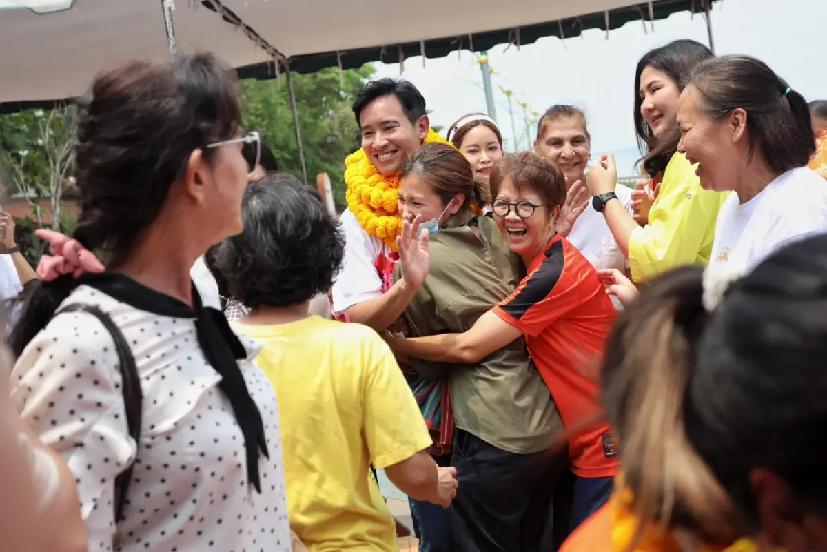 "พิธา" ปราศรัยหนองคาย ปลื้มกระแสปชช.ตอบรับ "ก้าวไกล" พุ่งไม่หยุด