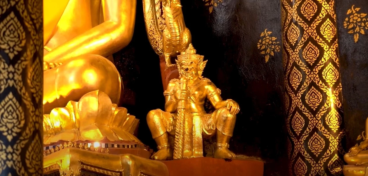 แม็กกี้ อาภา พาเที่ยวไหว้พระ พิษณุโลก แถมยังร่วมกิจกรรมรักษ์โลก 