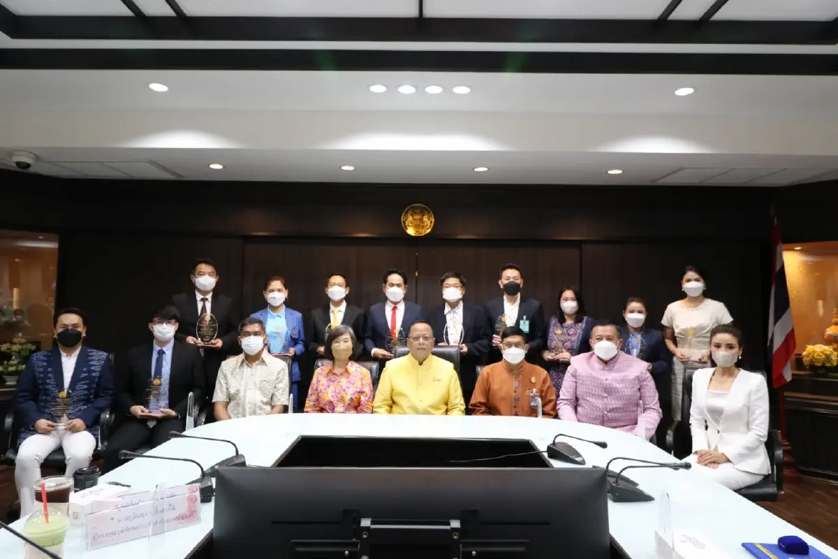 บจก.พลังงานมหานคร คว้าโล่ประกาศเกียรติคุณแก่องค์กรที่ให้การสนับสนุนกิจกรรมของสำนักปลัดสำนักนายกรัฐมนตรี