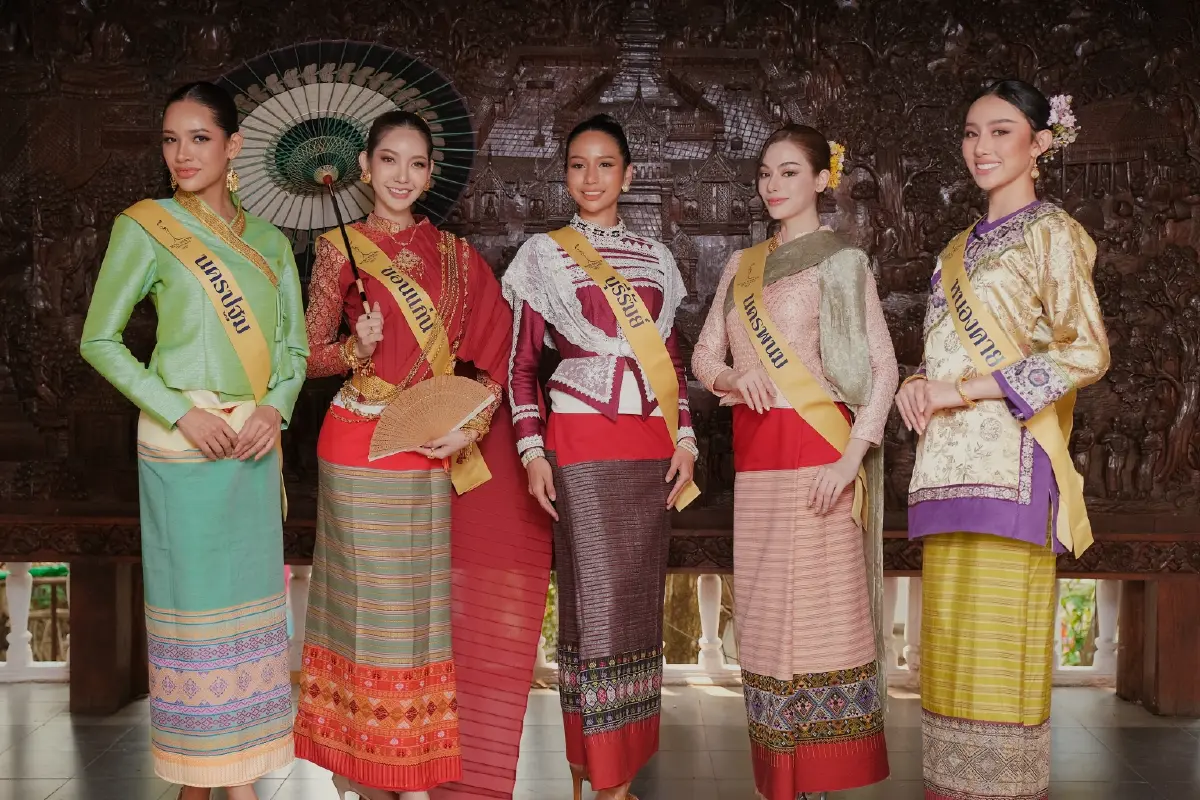 77 มิสแกรนด์ ทัวร์ เชียงใหม่ สวมชุดไทยสักการะ พระธาตุดอยสุเทพ 