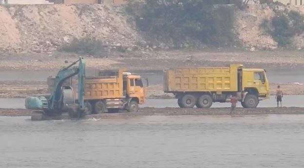 น้ำโขงแห้งเหลือเมตรกว่า เจ้าท่าเชียงรายเตือนระวังเดินเรือ