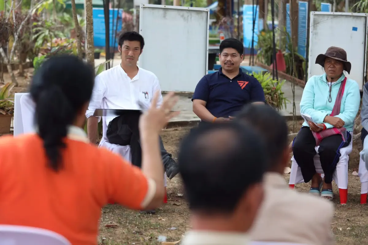 “ธนาธร” ลุยอ้อนขอแต้ม “โคราช-เพชรบูรณ์” เลือก “ก้าวไกล” เป็นรัฐบาล