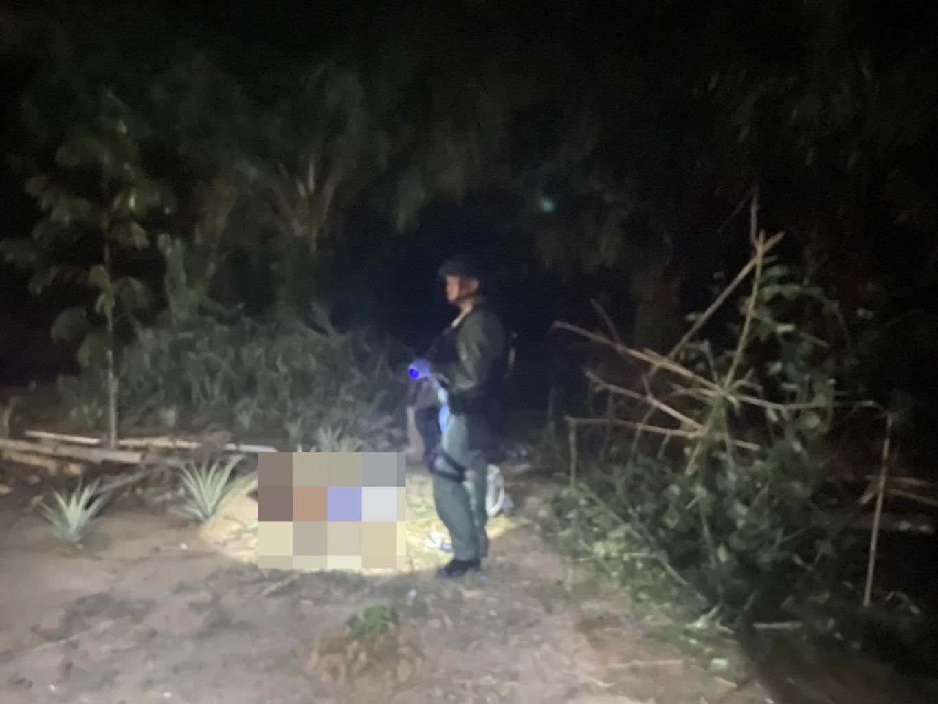 หนุ่มเก็บของเก่าพลาดท่า เก็บระเบิดมาแยกชิ้นส่วน สุดท้ายตูมสนั่นเสียชีวิต