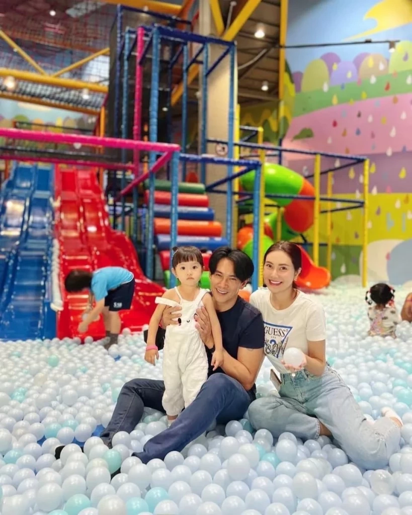 ส่องโมเมนต์ ครอบครัวคนบันเทิง จัดเต็มวันสงกรานต์ แต่ล่ะบ้านไม่ธรรมดาจริงๆ