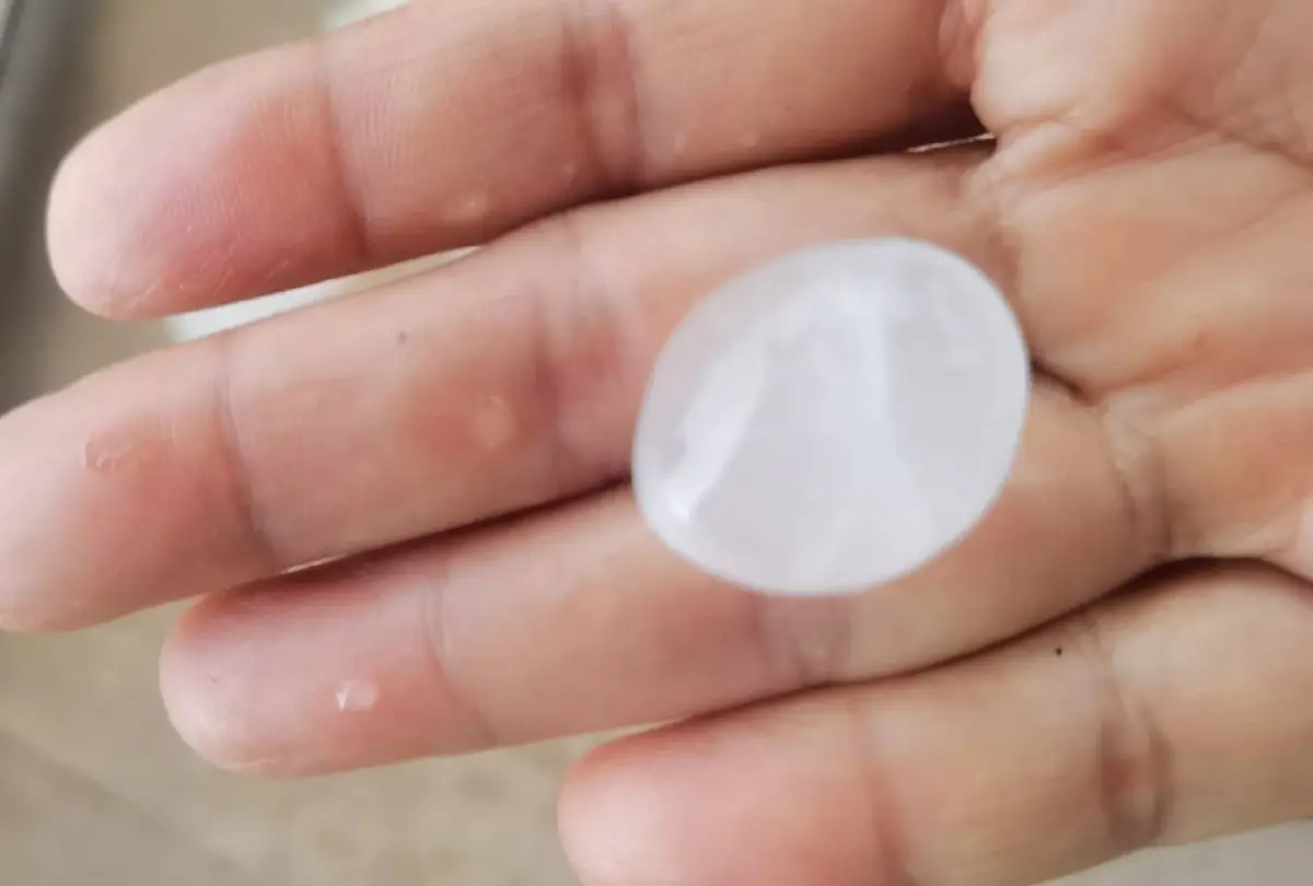 เมืองกรุงก็โดน "พายุฤดูร้อน" ฝนถล่ม - ลูกเห็บตก ที่สายไหม (มีคลิป)
