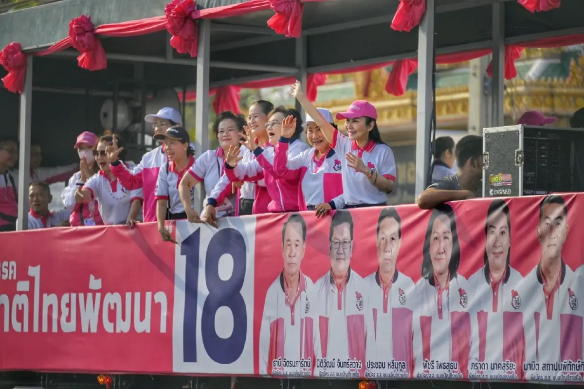 "วราวุธ" ยกทัพหาเสียงสุพรรณบุรี แนะเลือกชาติไทยพัฒนากาเบอร์ 18 เท่านั้น