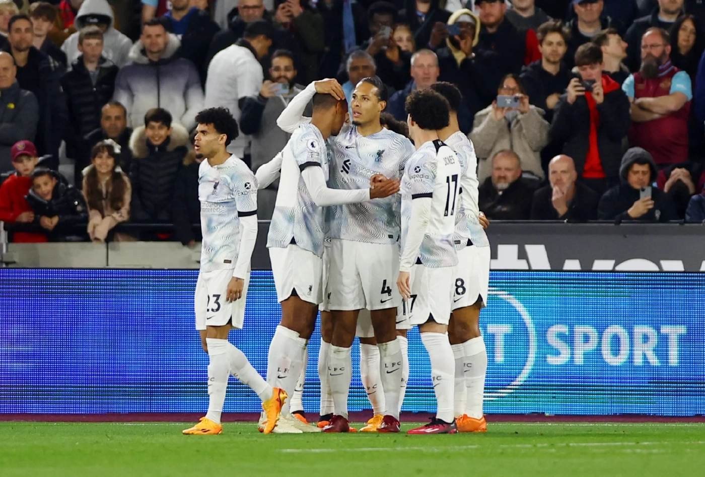 อัปเดต "ตารางคะแนนพรีเมียร์ลีก" หลัง "แมนซิตี้" เปิดบ้านอัด "อาร์เซน่อล" ยับ