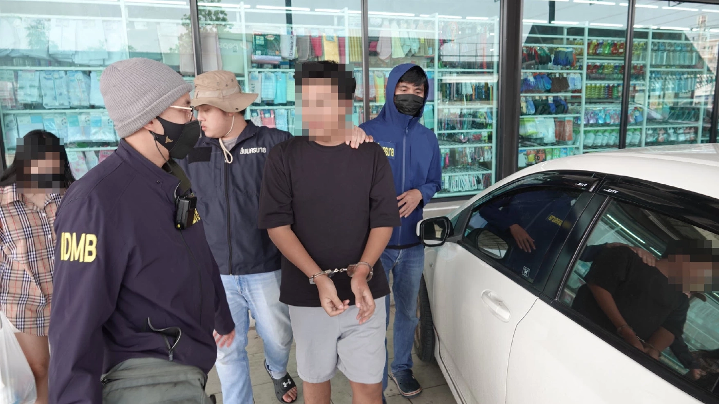 รวบเซเลปเก๊ "นัดยิ้ม"ก่อนขโมยรถยนต์ เหยื่อโผล่ 8 ราย พร้อมลูกดาราตลกชื่อดัง