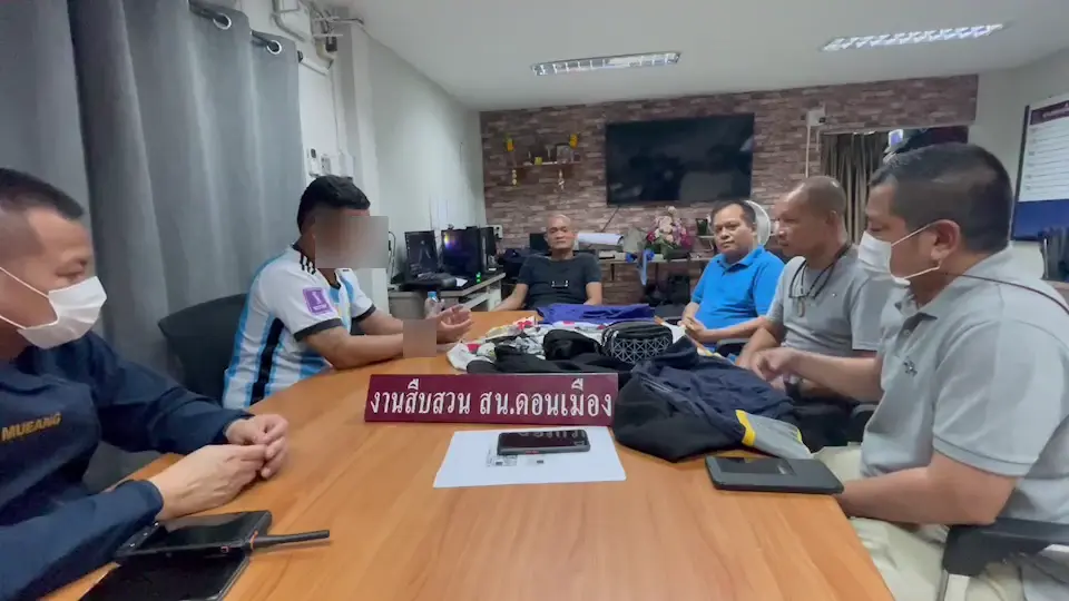 รวบ"บังฮา"ชักมีดบุกเดี่ยว จี้พนักงานเซเว่น พบจี้ปล้นก่อเหตุโชกโชน