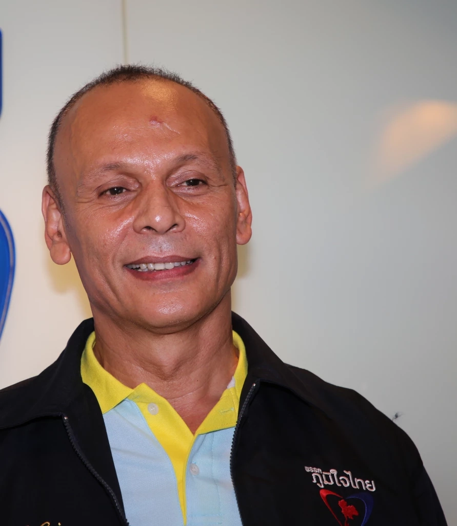 ชาดา ไทยเศรษฐ์