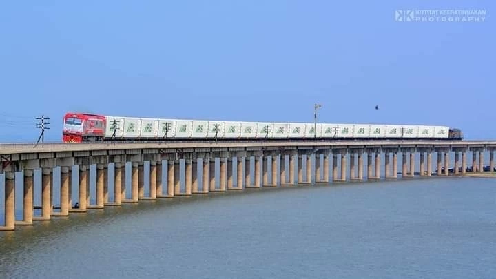 ฉลุย! รถไฟขบวนประวัติศาสตร์จากไทยขนทุเรียน 25 ตู้ ผ่านฉลุยด่านโม่หานในจีนด้วยเวลาอันรวดเร็วกว่าที่กำหนด