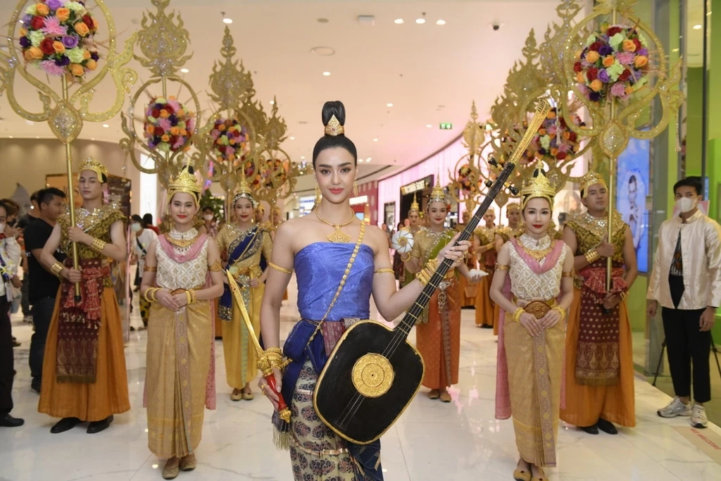 เปิดที่มาเครื่องประดับทองล้ำค่าเมื่อ “อแมนด้า”  แปลงโฉมเป็นนางกิมิทาเทวี