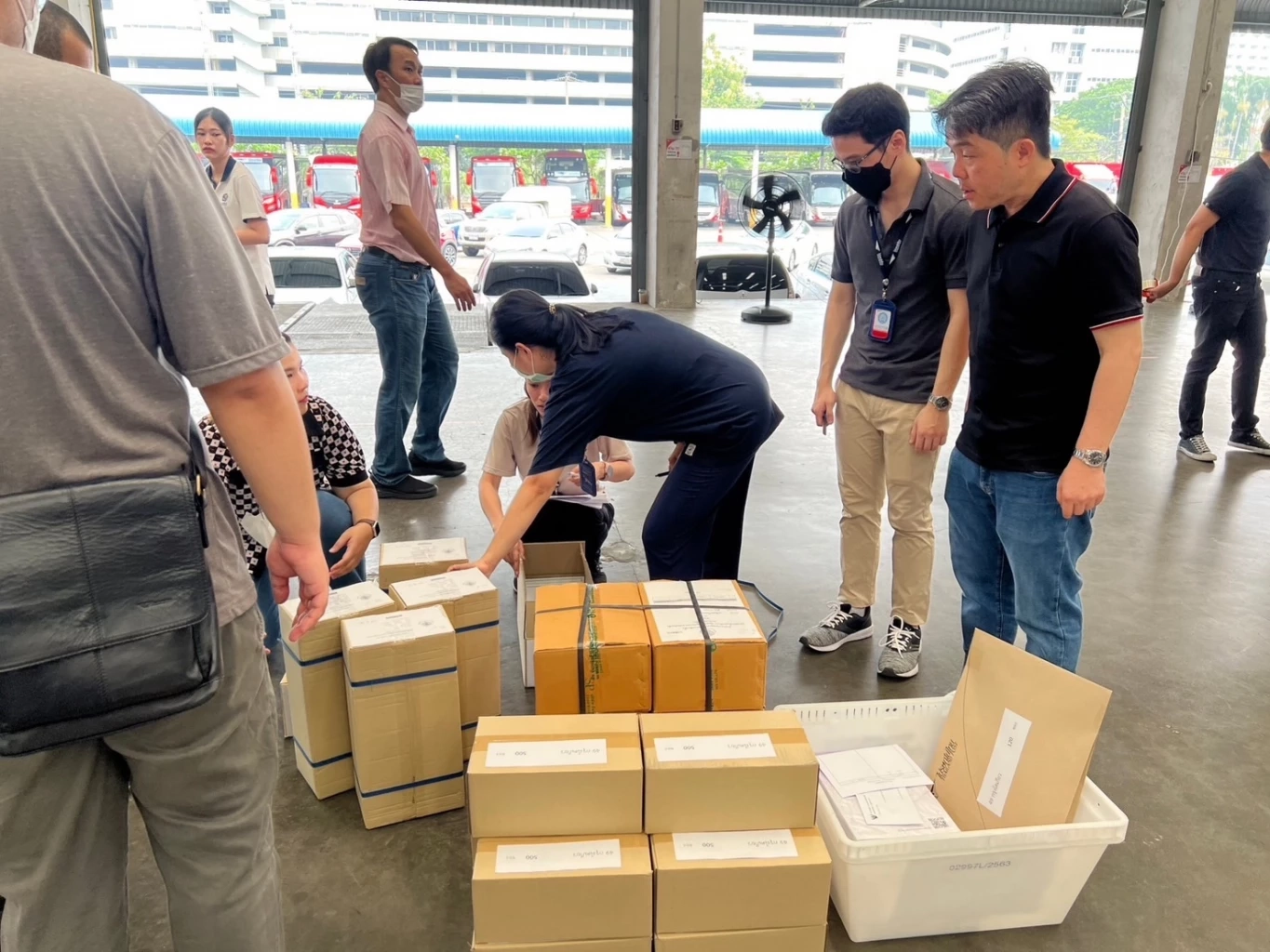 กกต.จัดส่งบัตรเลือกตั้งล่วงหน้า "ปาร์ตี้ลิสต์-สีเขียว" "แบ่งเขต-สีม่วง"