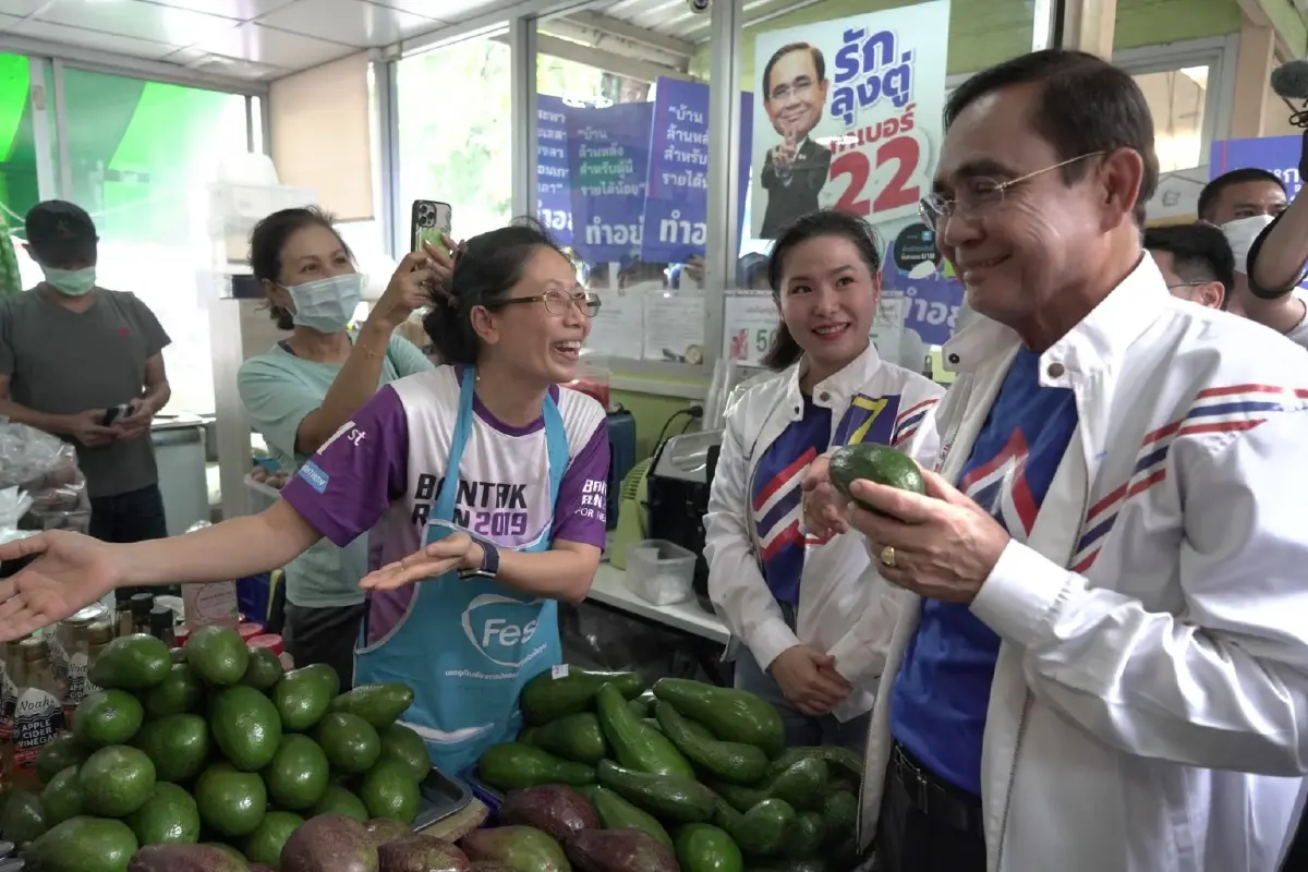 "เพื่อไทย" จัดคิวแน่นกระจายปราศรัยทุกภูมิภาค เรียกคะแนนเสียงโค้งสุดท้าย