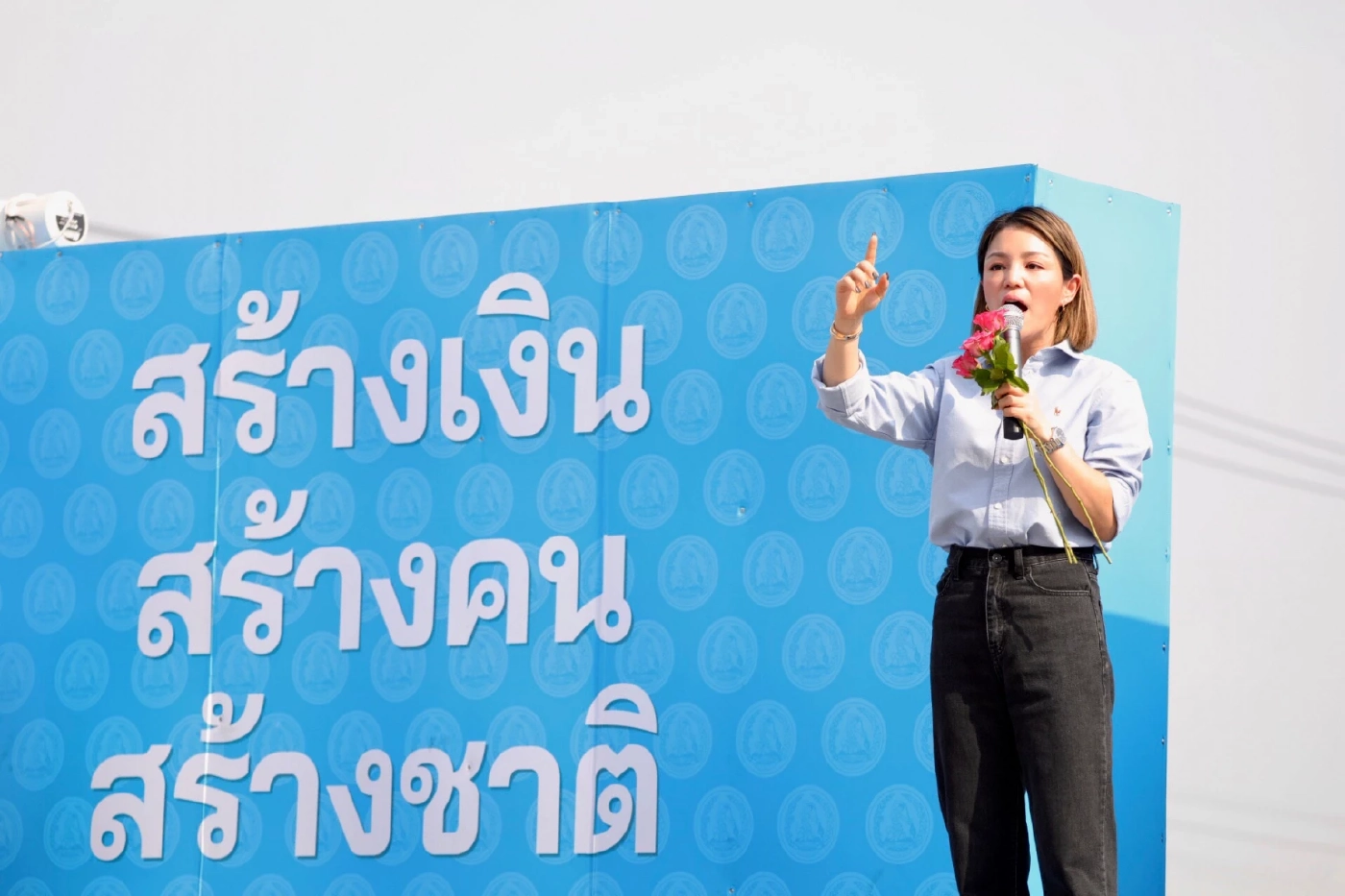 วทันยา บุนนาค ผู้สมัคร ส.ส.แบบบัญชีรายชื่อ พรรคประชาธิปัตย์