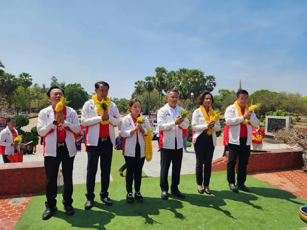 "สมศักดิ์" นำทีมเพื่อไทย สมัครส.ส.สุโขทัย ดวงเฮง จับเบอร์ 5 เหมือนกัน 2 เขต