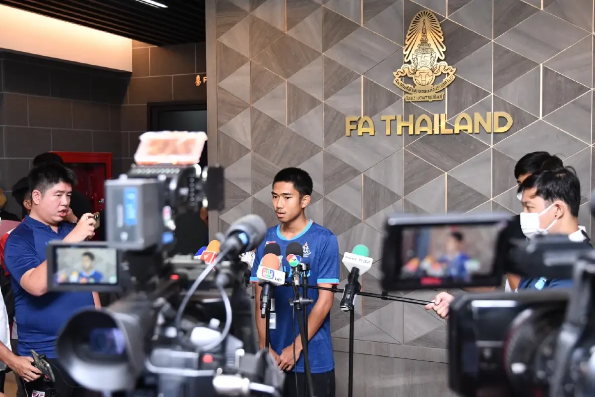 "ทีมชาติไทย U23" รายงานตัว "โค้ชหระ" เผยยังไม่ชัวร์ได้ "โจนาธาร-ธีระศักดิ์" ร่วมทัพ