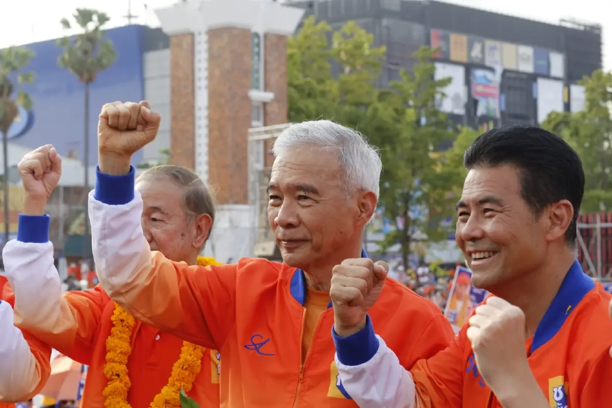 "สุวัจน์" ขายนโยบายเศรษฐกิจ 12 ด้าน-โคราชโนมิกส์ หนุนพรรคอันดับ 1 จัดตั้งรบ.