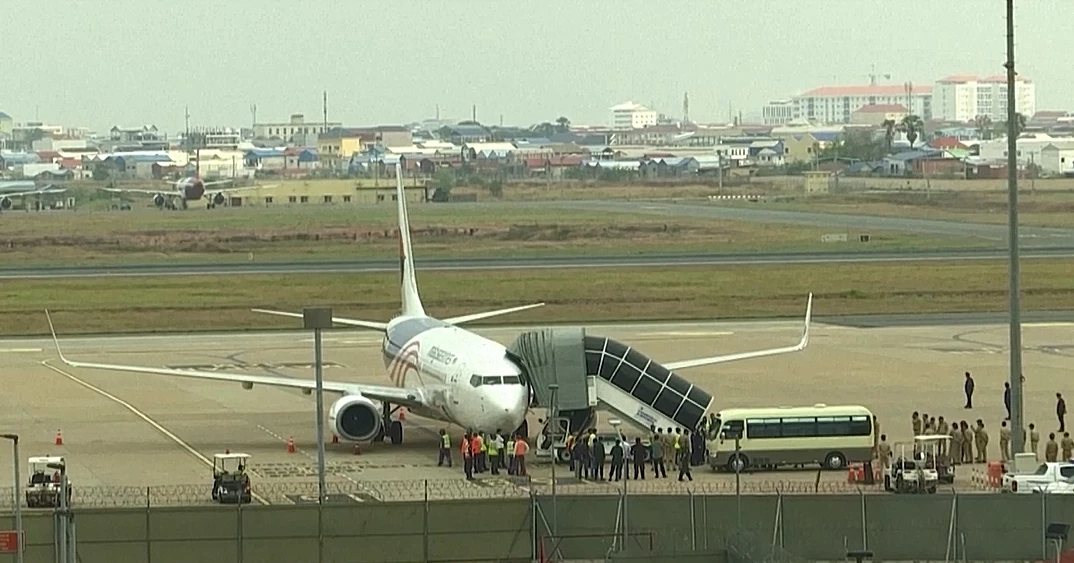 กัมพูชาส่งตัวสมาชิกแก๊งคอลเซ็นเตอร์ 19 คนให้ญี่ปุ่น