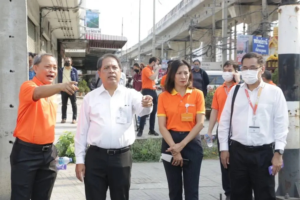 นายฐิติวุฒิ เงินคล้าย ผู้ช่วยผู้ว่าการ MEA  ลงพื้นที่ตรวจสอบการดำเนินงานเปลี่ยนสายไฟฟ้าใต้ดิน 